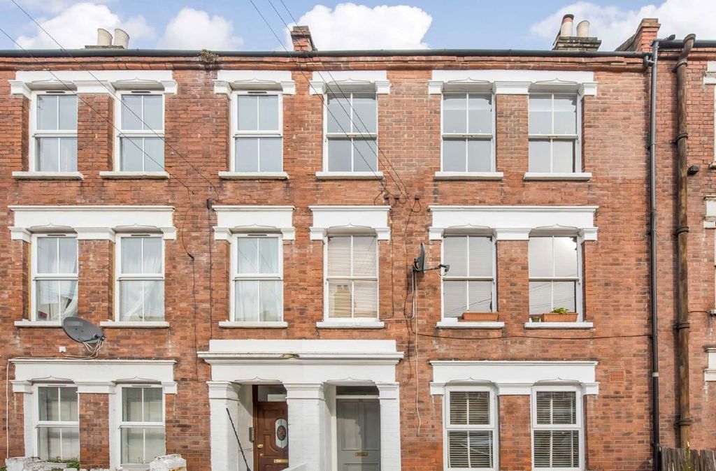 Property photo 1 of 6