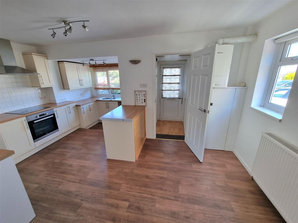 Property photo 2 of 11 Kitchen &amp; Dining Room.Jpg