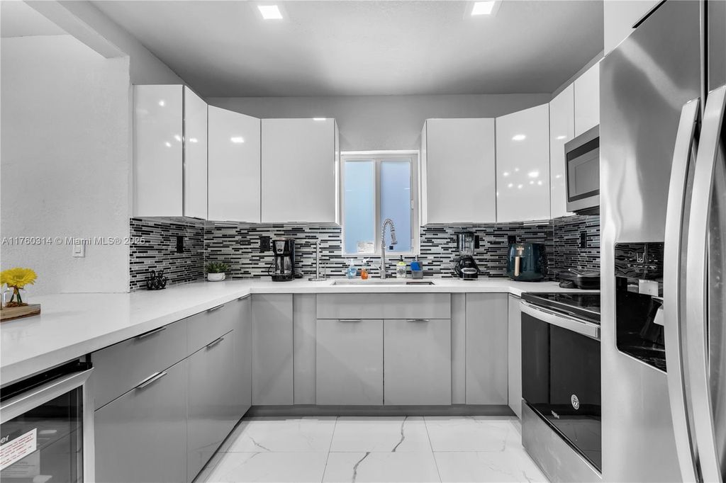 Property photo 3 of 26 <Alttext/>