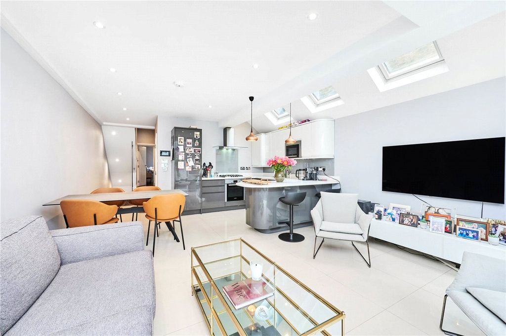 Property photo 1 of 9