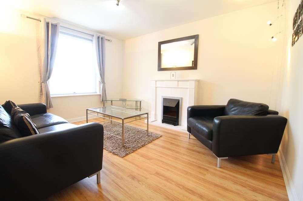 Property photo 1 of 6 Lounge