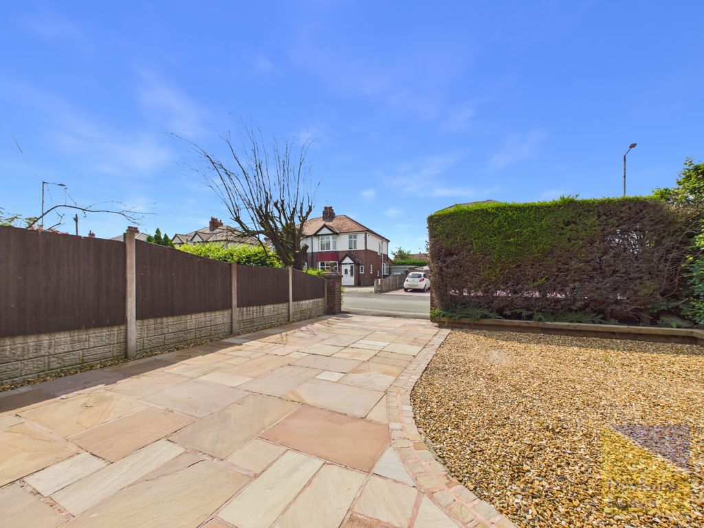 Property photo 2 of 35