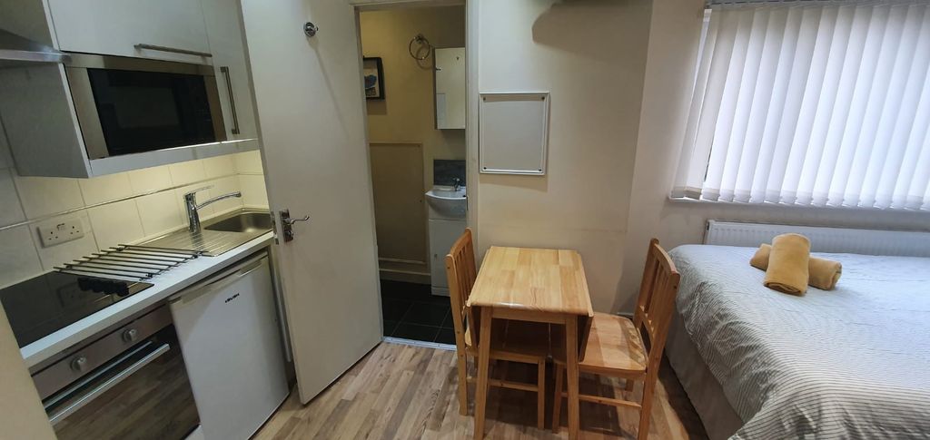 Property photo 3 of 5