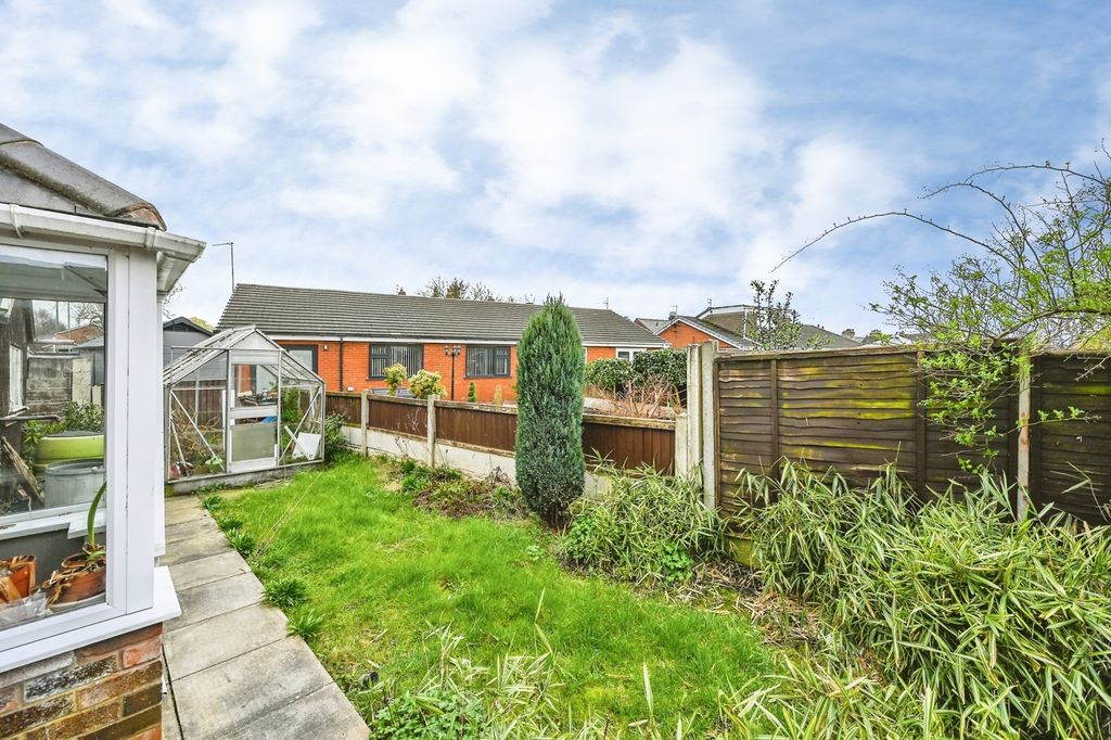 Property photo 3 of 12 Garden