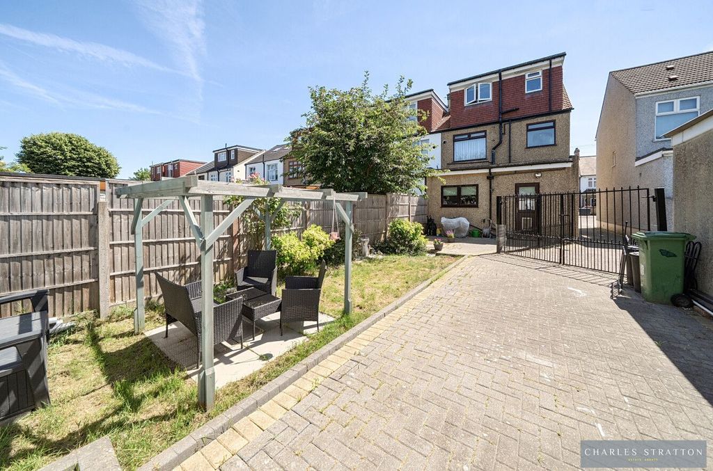 Property photo 2 of 19