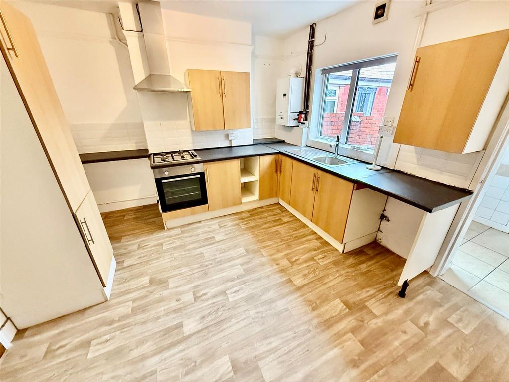 Property photo 3 of 10 Kitchen/ Diner