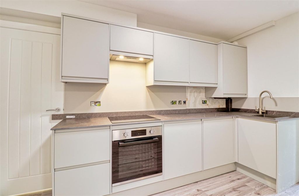 Property photo 3 of 11 Picture No. 02