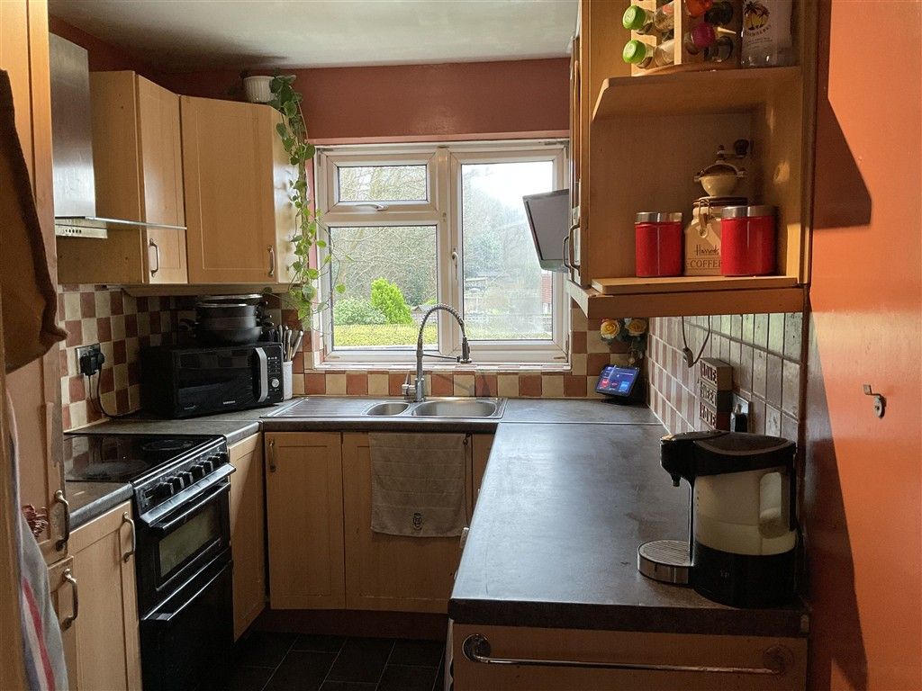 Property photo 3 of 8 Kitchen