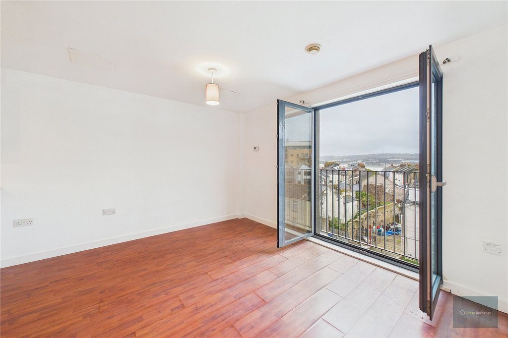 Property photo 2 of 6 Picture No. 05