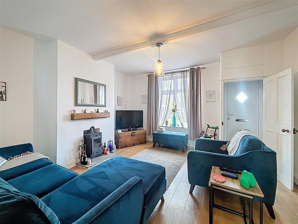 Property photo 3 of 14 Lounge