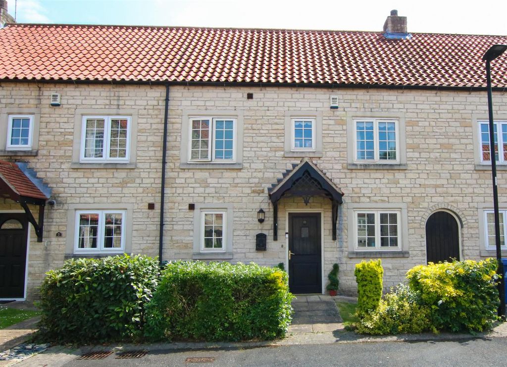 Property photo 1 of 15 Front