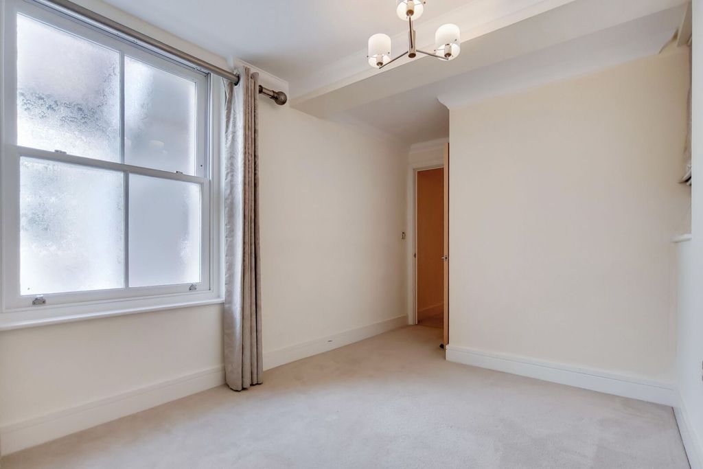 Additional image 13 of 3 bed flat for saleBridge Road, Hampton Court, East Molesey KT8