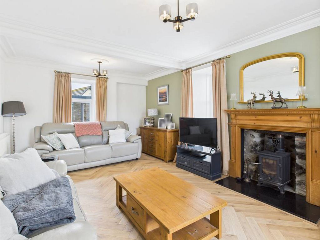 Property photo 3 of 40