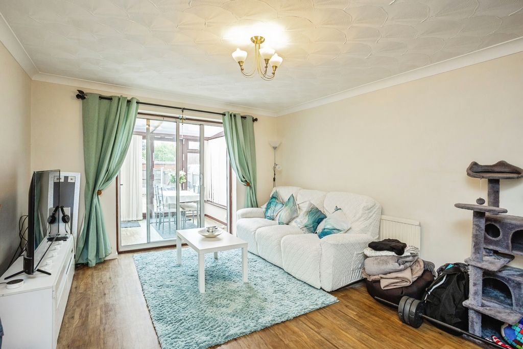 Property photo 3 of 14 Pbox-Img.Jpg