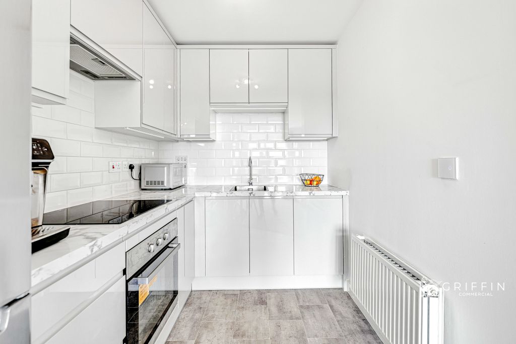 Property photo 3 of 8 3171A1377171A13792