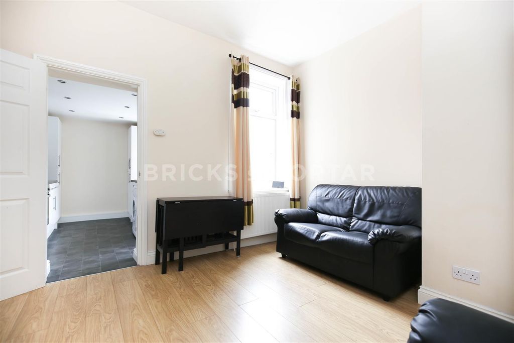 Property photo 2 of 6 Pg3Yratxk-Inbsjhx9Nj20Xgjxa.Jpg