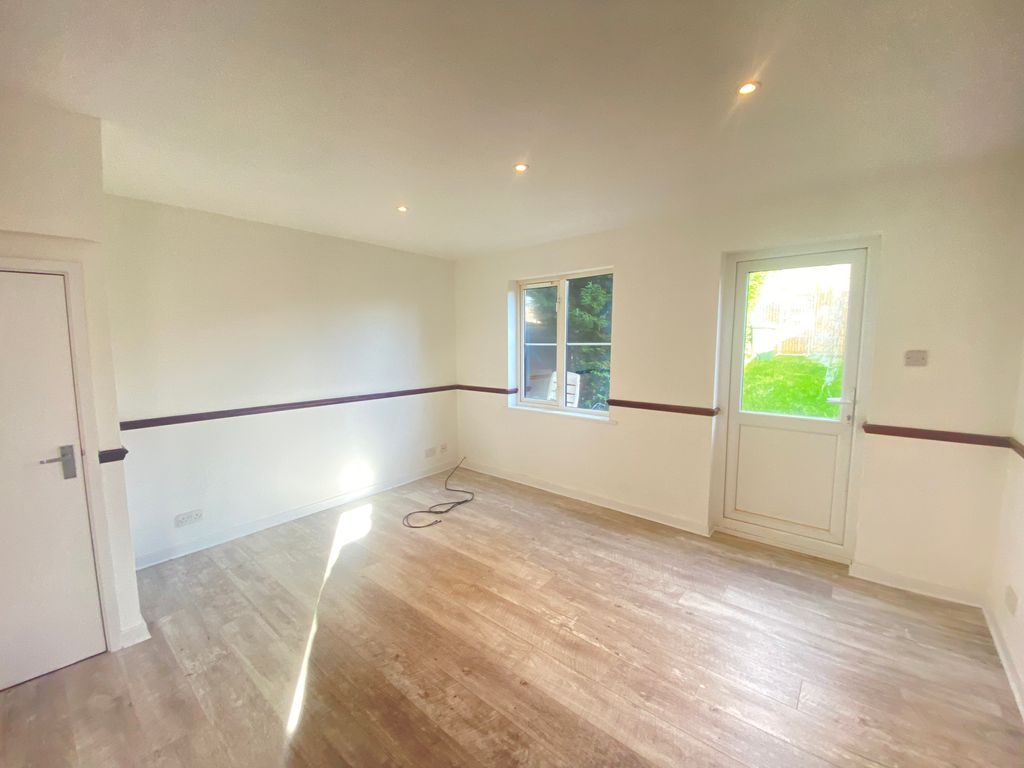 Property photo 2 of 15 Reception Room