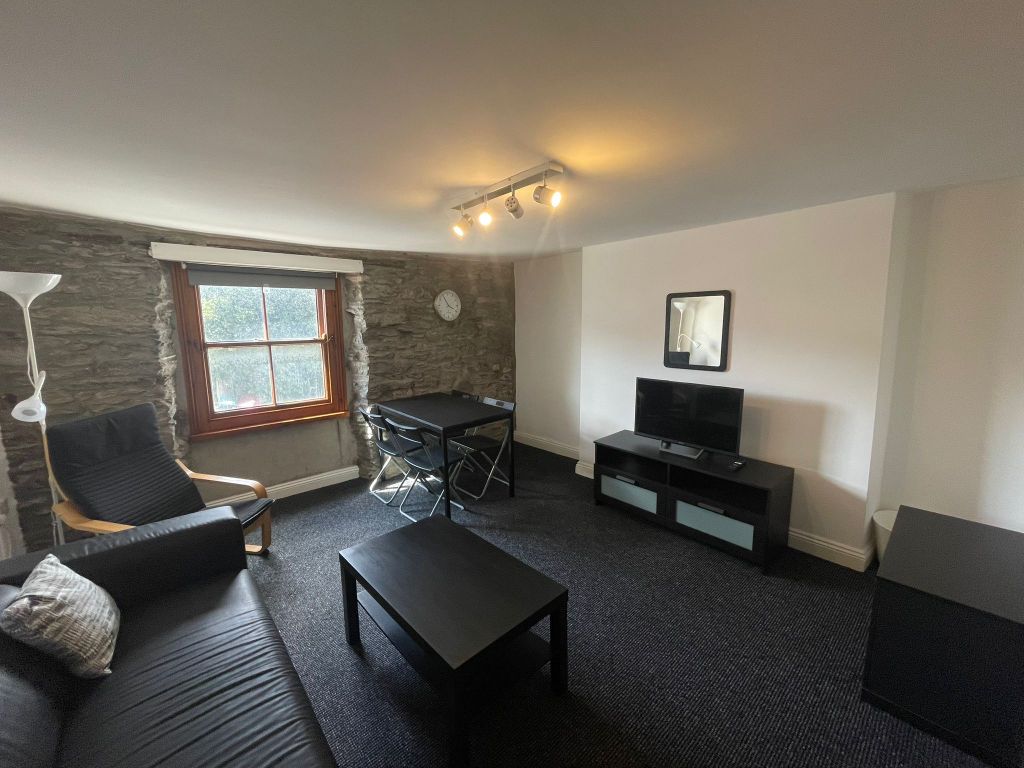 Property photo 3 of 8 ee7F9Fc2-3274-4794-8112-487F0719F880