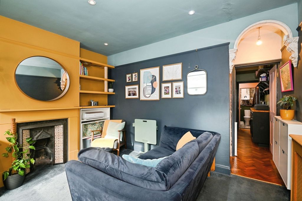 Property photo 2 of 13 Pbox-Img.Jpg