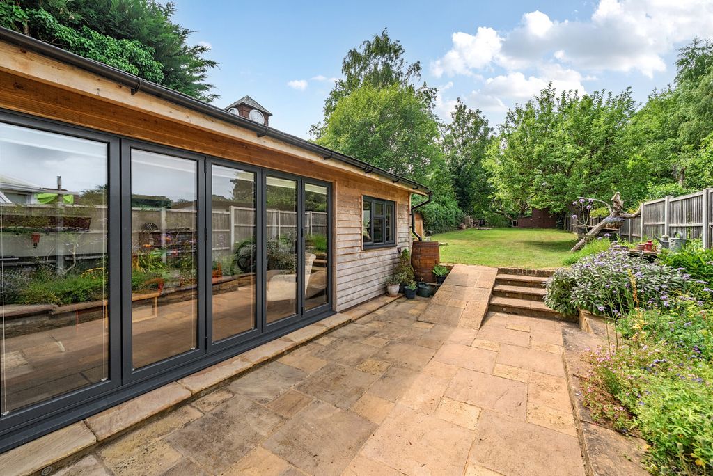 Property photo 2 of 22 1482137-11-6A3E6A...
