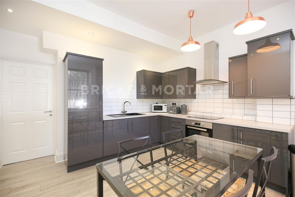 Property photo 3 of 22 Qqw8B9Zaazr9Bb6Ht_Ulbc55Qpc.Jpg