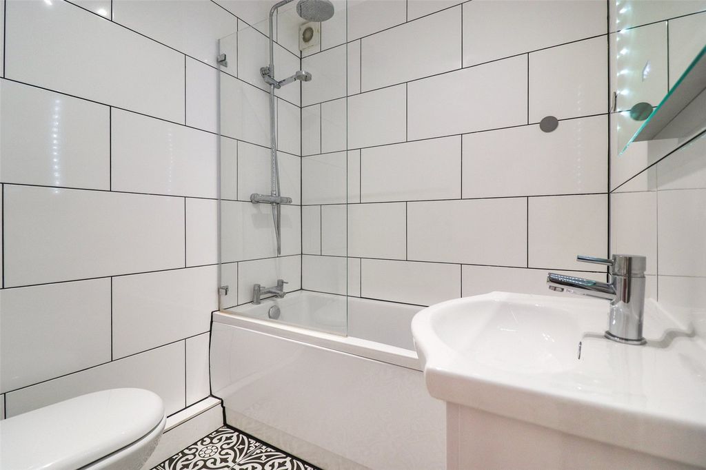 Property photo 2 of 9 Picture No. 14