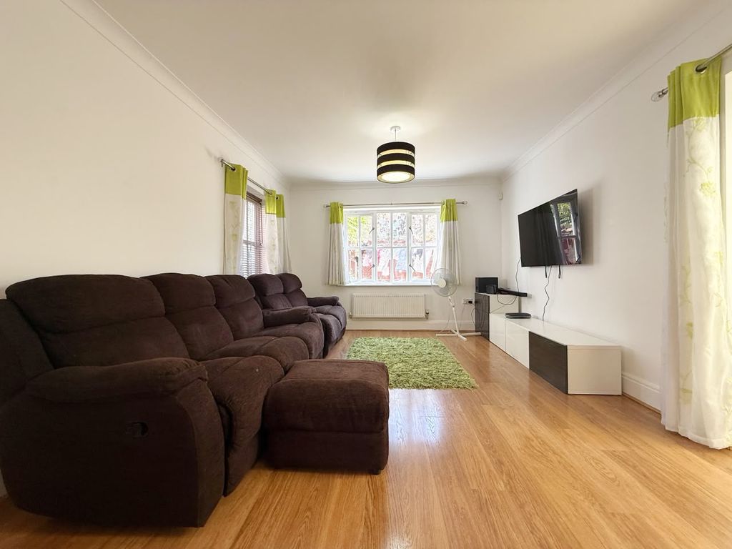 Property photo 2 of 26