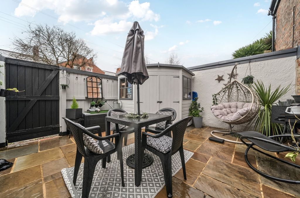 Property photo 2 of 19 Ewemove Harrogate Courtyard