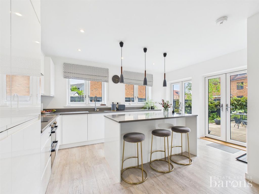 Property photo 2 of 26 Cam05005G0-Pr0069-Still017.Jpg