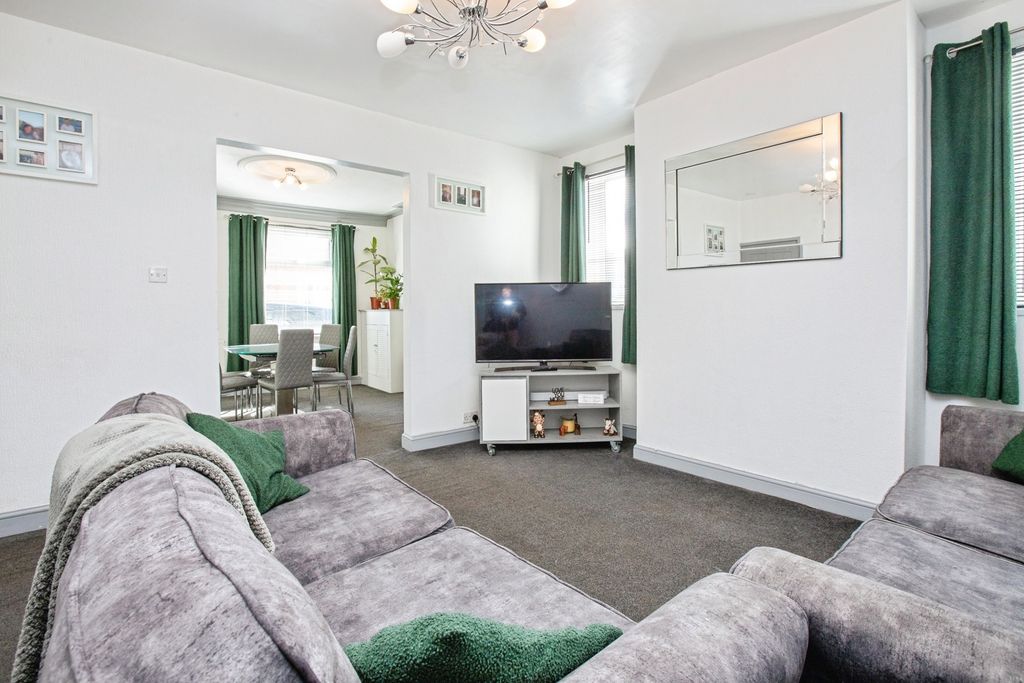 Property photo 2 of 32 Pbox-Img.Jpg