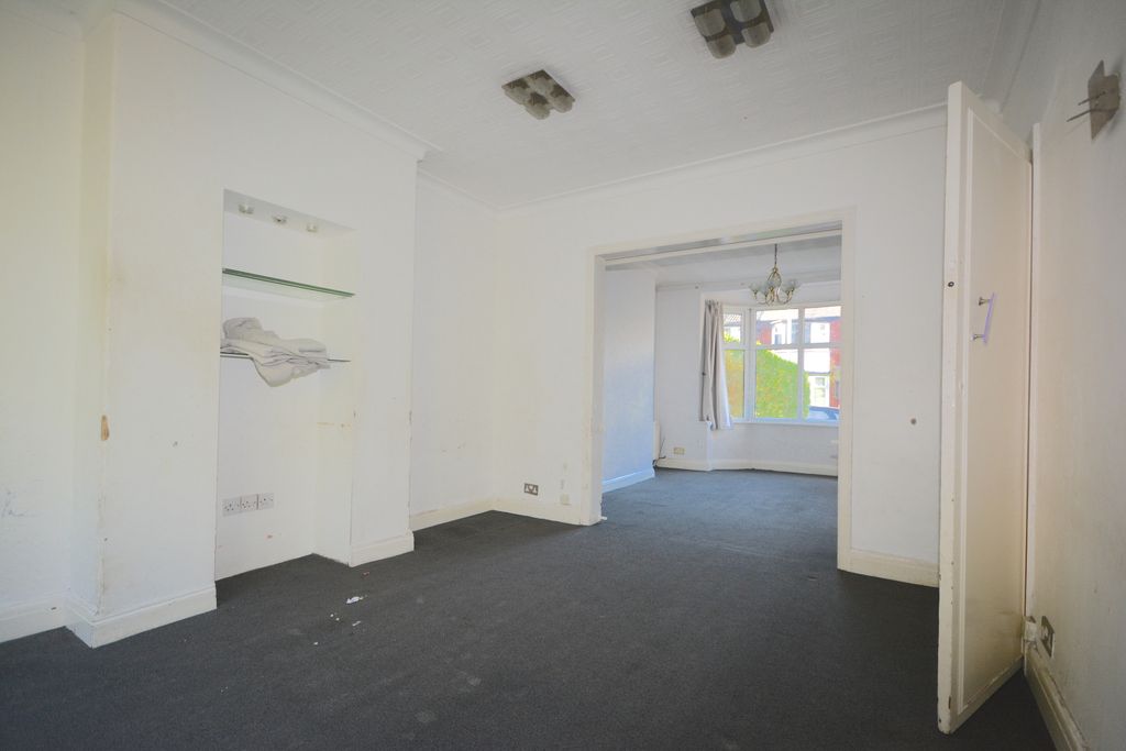 Property photo 3 of 16 Dining Room