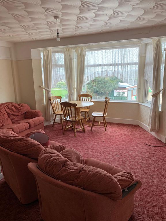 Property photo 1 of 2