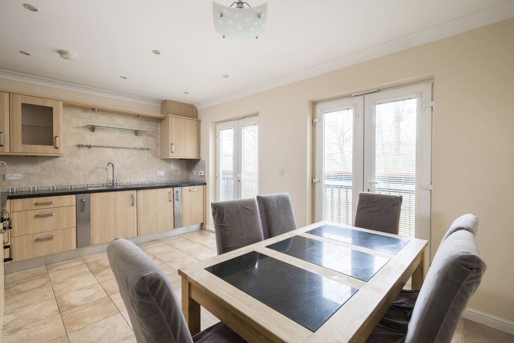 Property photo 2 of 12 Kitchen/Dining Room