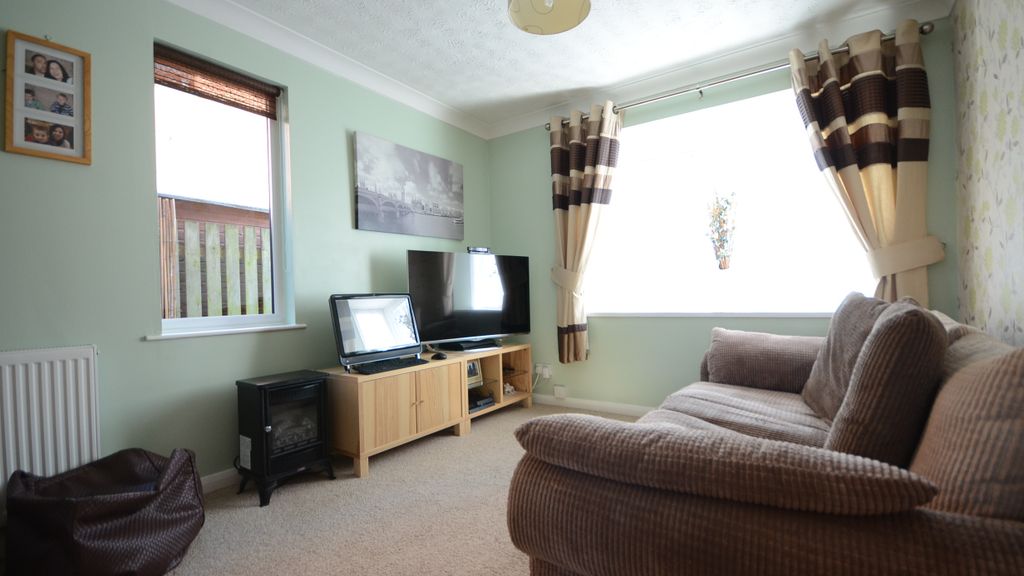 Property photo 2 of 6 Lounge.Jpg