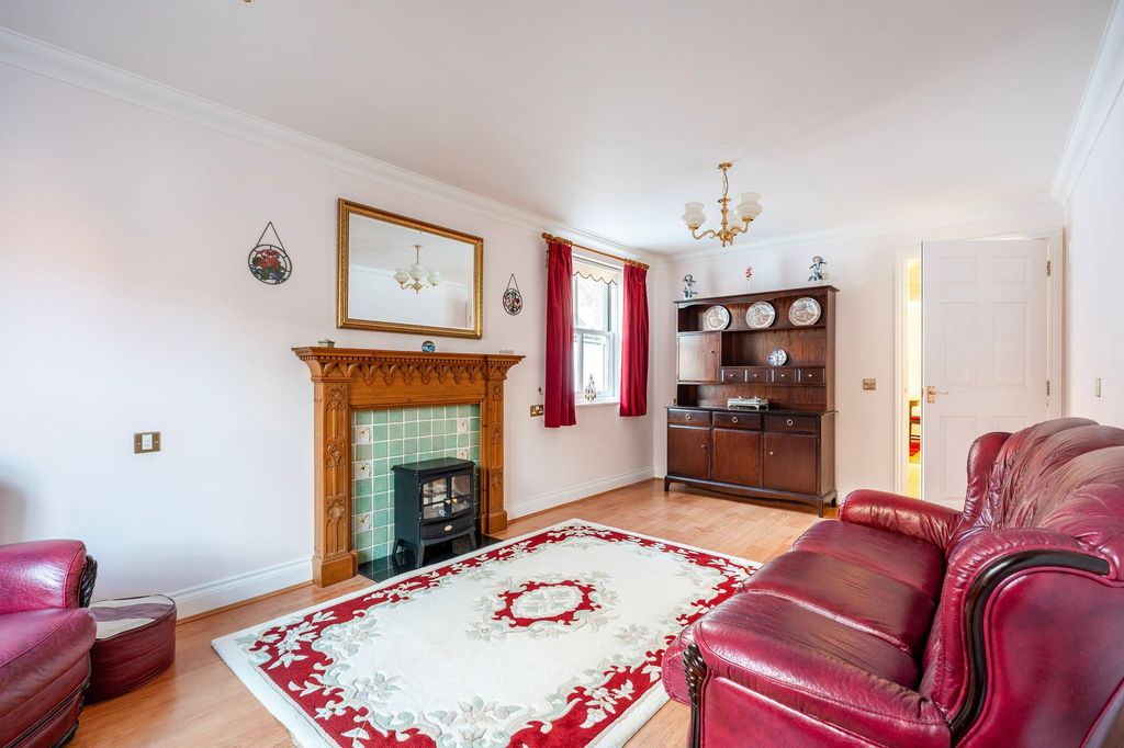 Property photo 3 of 18