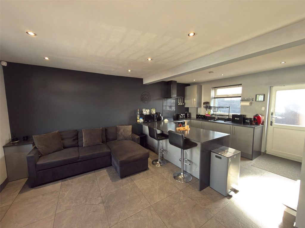 Property photo 2 of 14 Picture No. 26