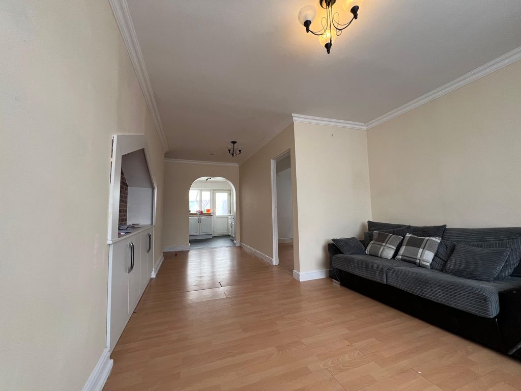 Property photo 3 of 25