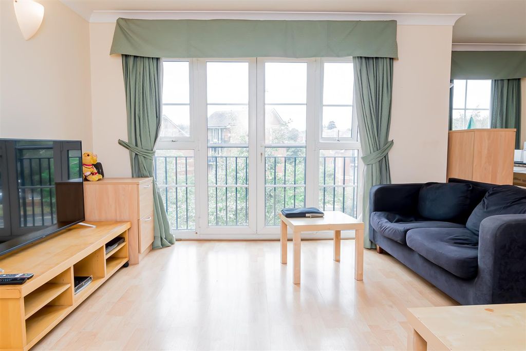 Property photo 3 of 8 Dsc04406.Jpg