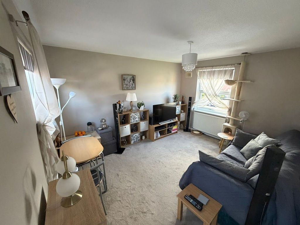 Property photo 2 of 6