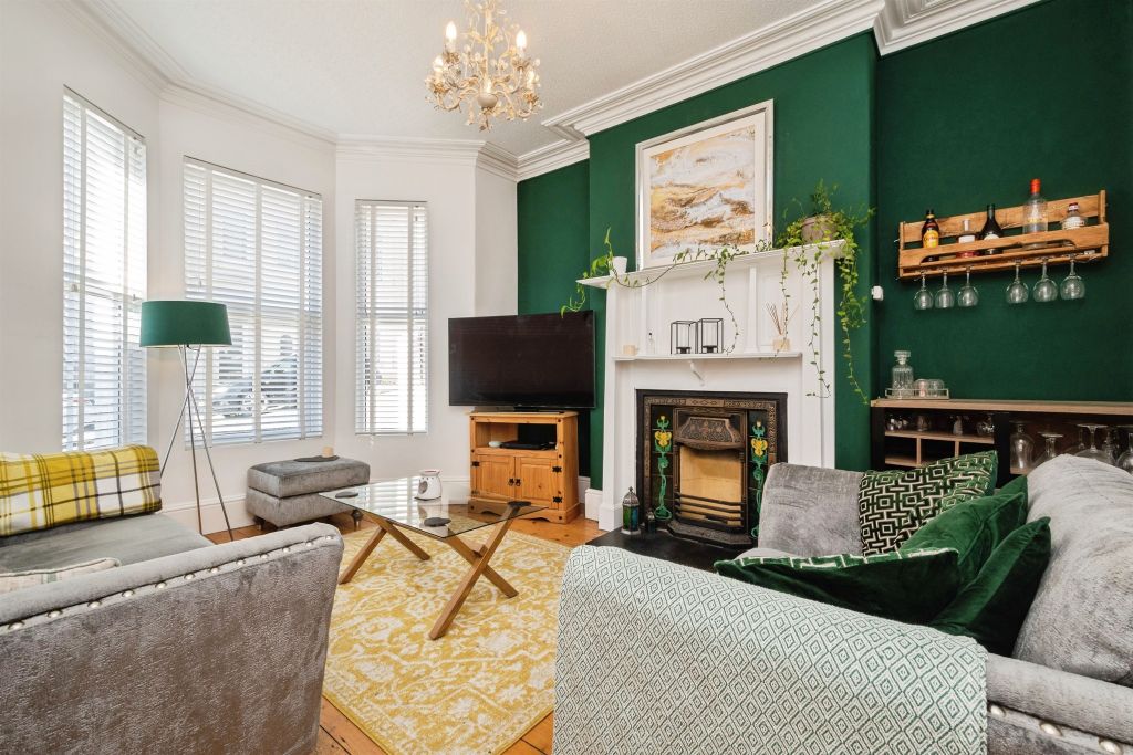 Property photo 2 of 17