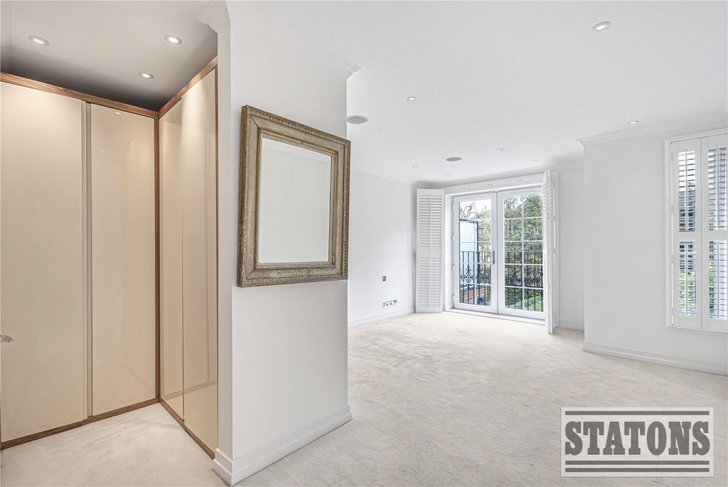 Additional image 7 of 2 bed flat for saleUplands Park Road, Enfield EN2