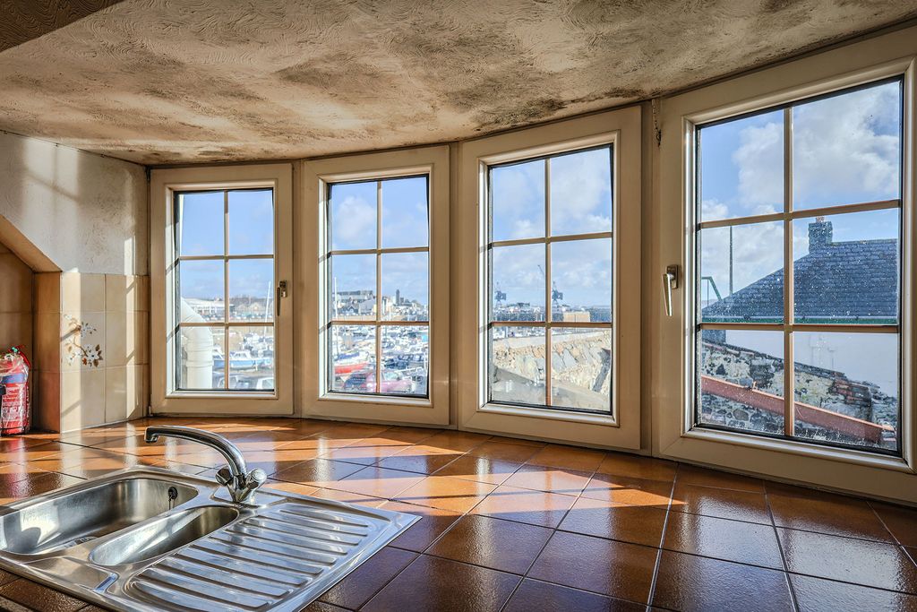 Property photo 3 of 16 Photo 2