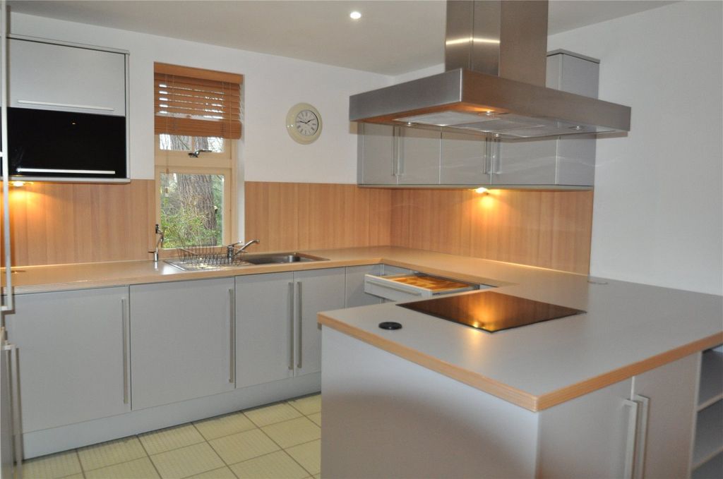 Property photo 3 of 10 Picture No. 12