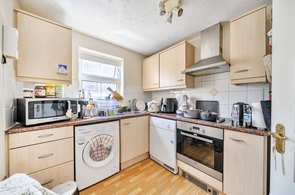 Property photo 3 of 12 1441281-10-6A107c...