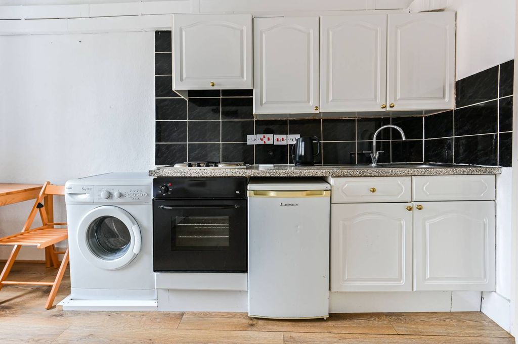 Property photo 3 of 5