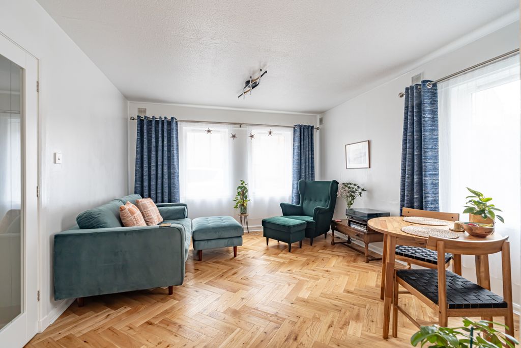 Property photo 2 of 27 Property Image 2