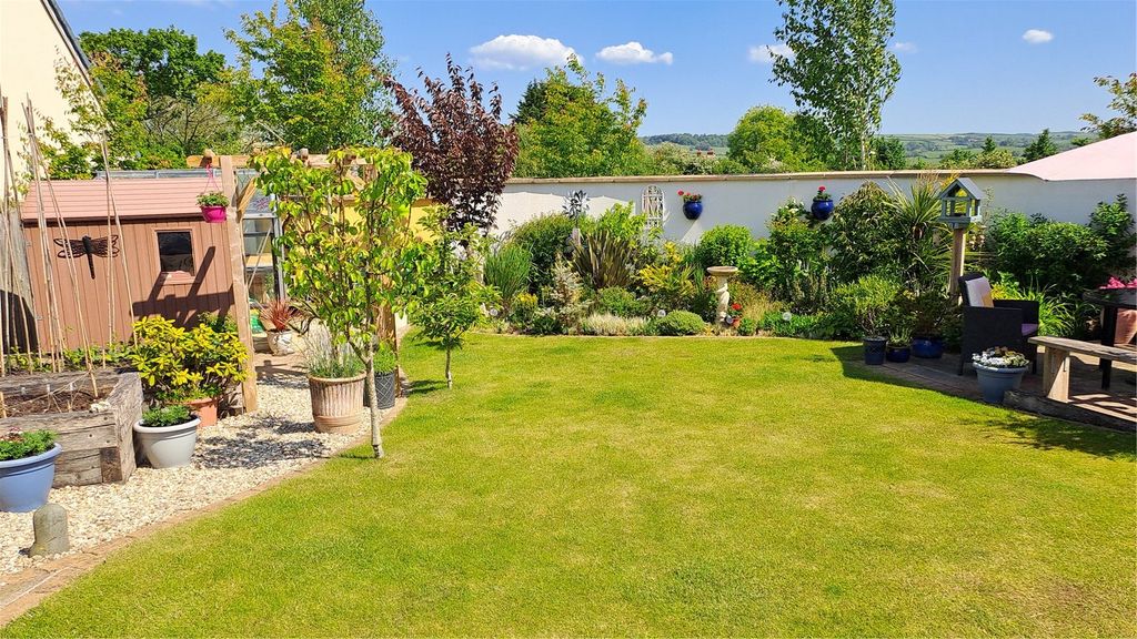 Property photo 2 of 24 Picture No. 98