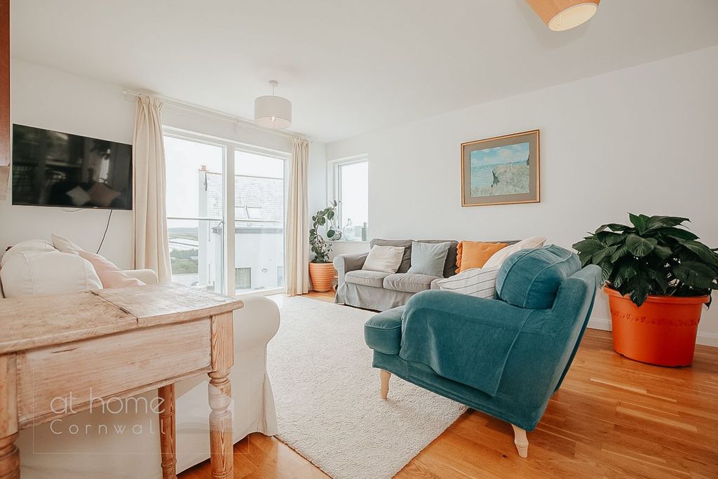 Property photo 3 of 31