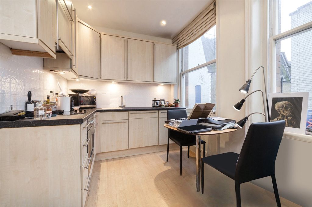 Property photo 1 of 8 Picture No. 14