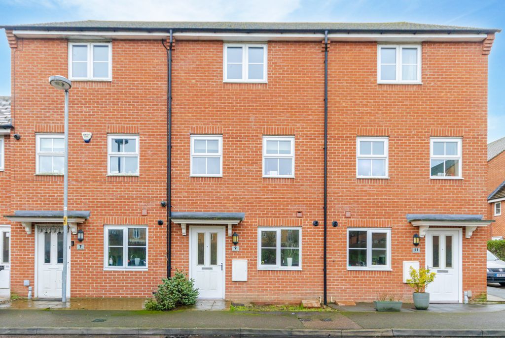 Property photo 1 of 26 Front